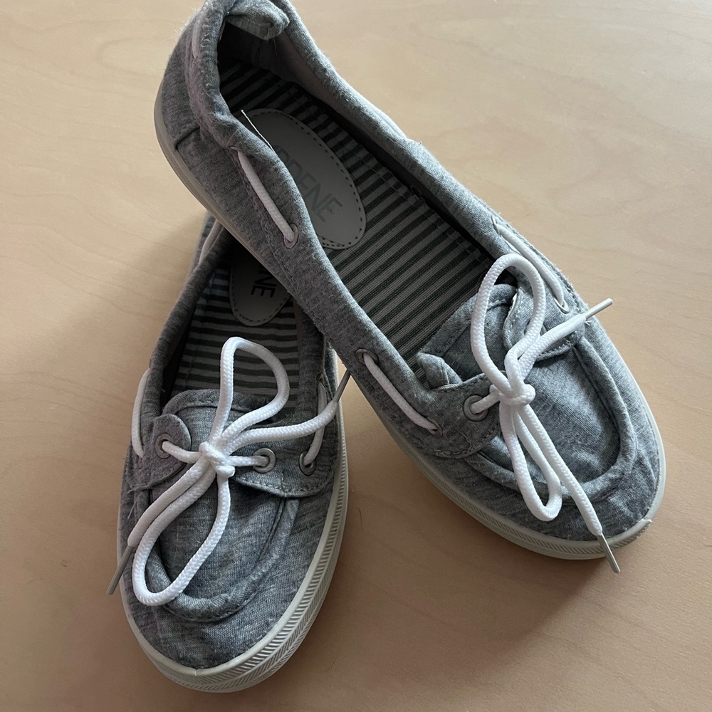 🌸 5/$20 - Size 7 - Canvas Sneakers - Worn Once